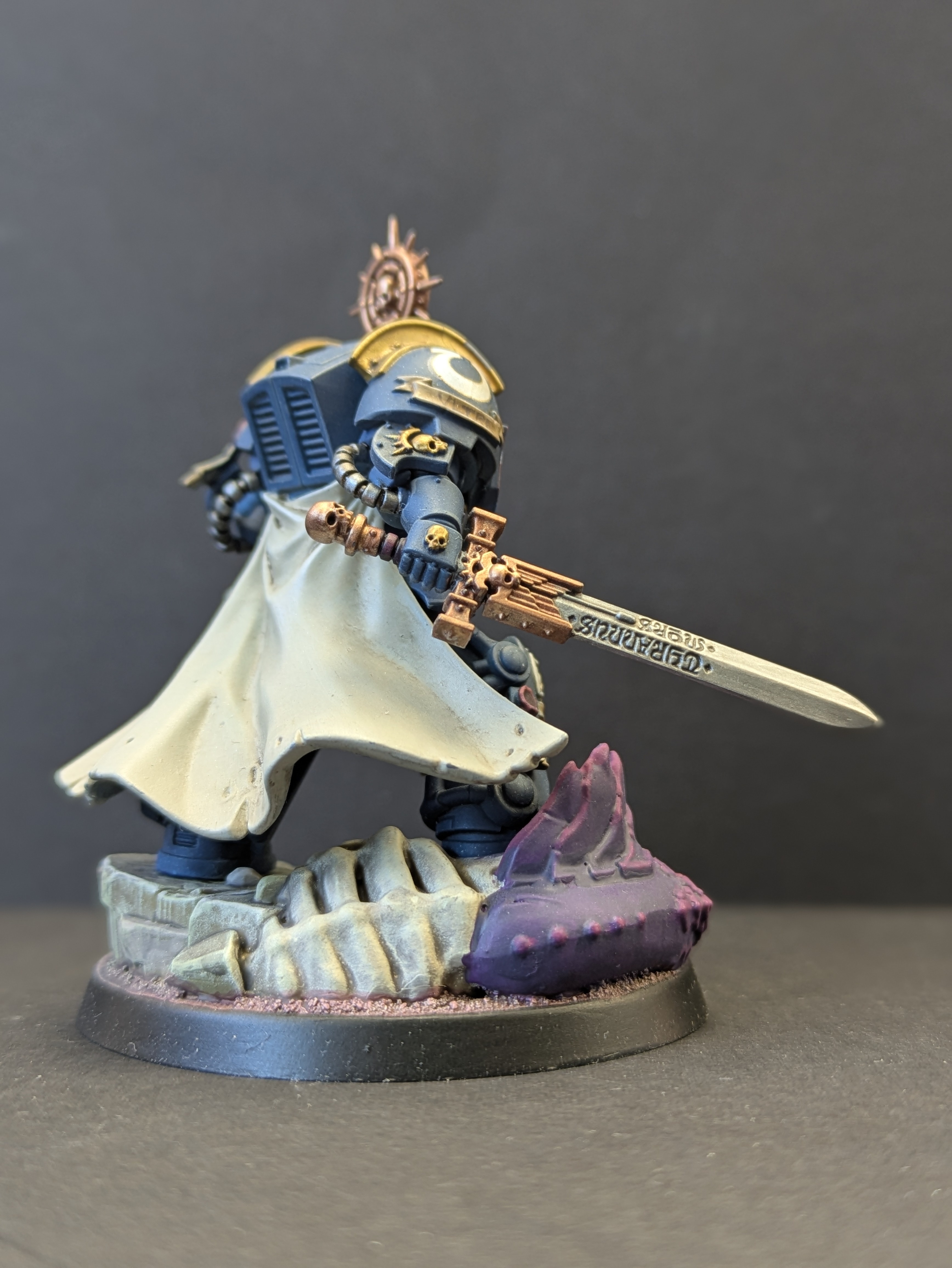 Power sword, skull arm detail and base Tyranid