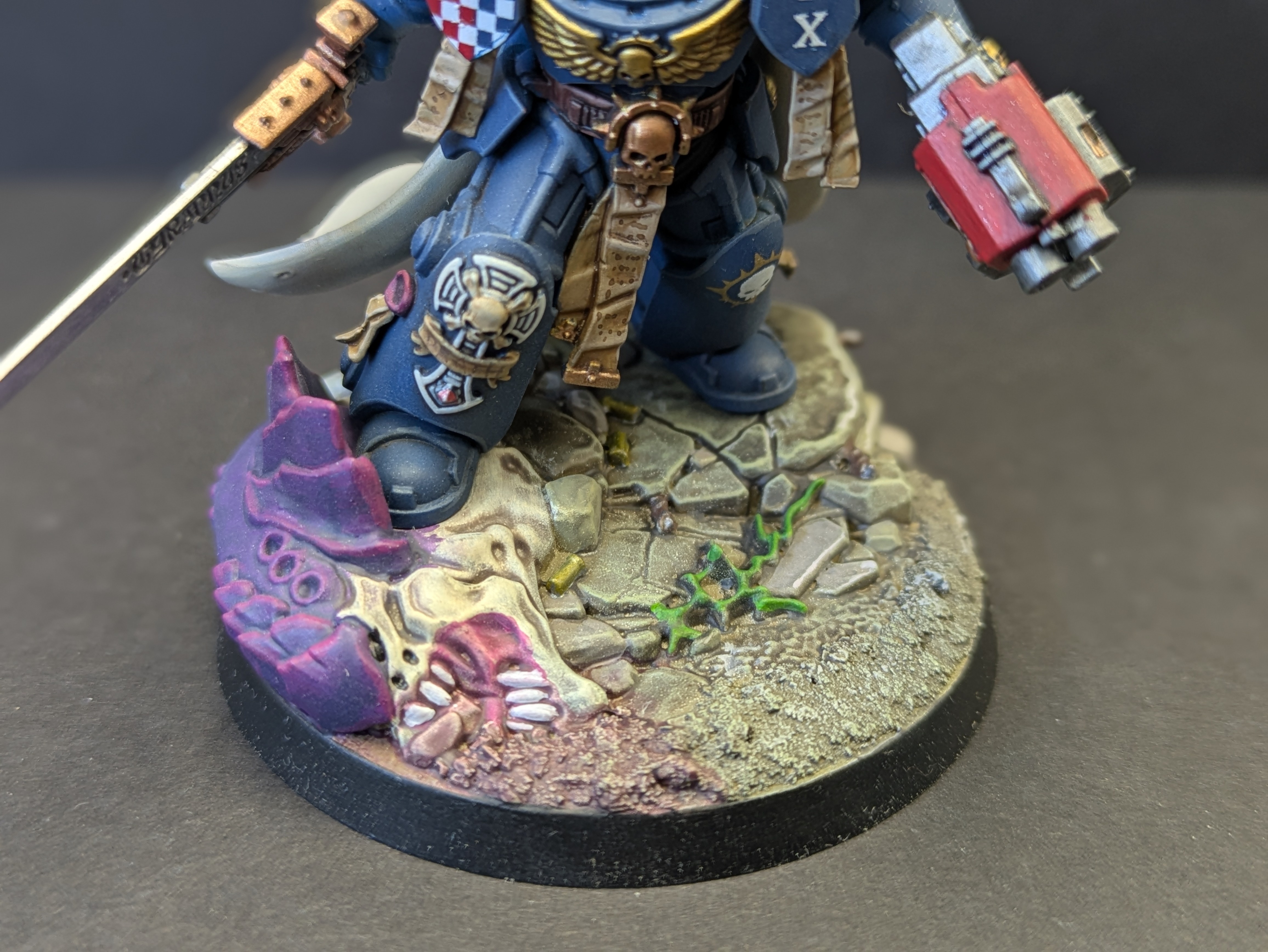 Close-up of the base showing Tyranid and ground detail