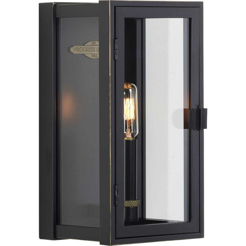 Stature Collection One-Light Oil Rubbed Bronze and Clear Glass Transitional Style Small Outdoor Wall Lantern (P560267-108)