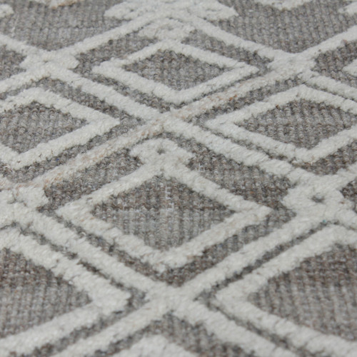 Sieano Gray-Ivory 8 X 10 Rug (73070-8)