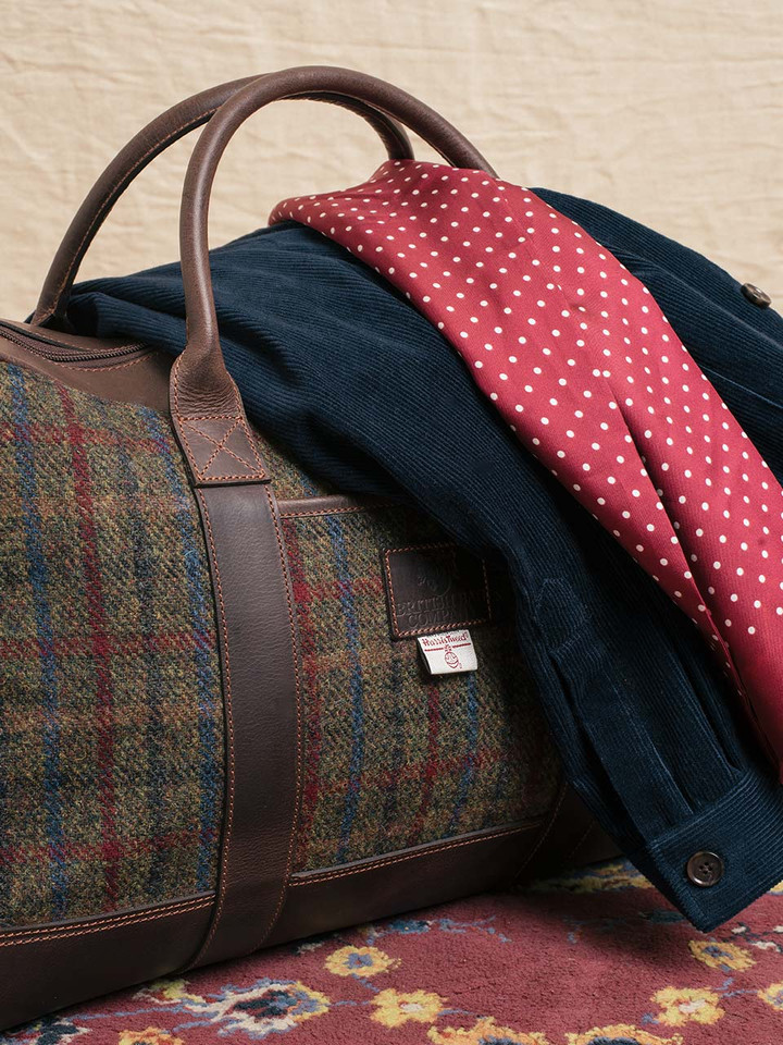 Lord Trousers' Look - Harris Tweed & Leather Holdall & Cord Chore Jacket