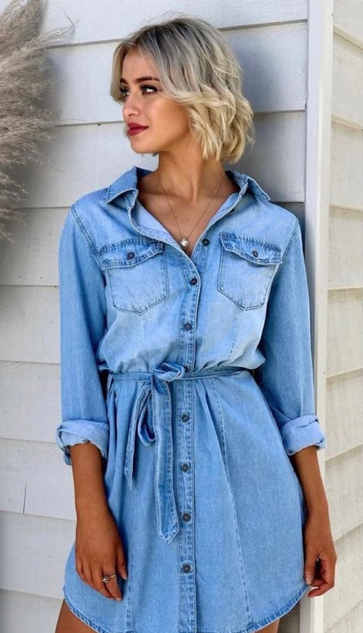 How to Wear a Chambray Shirtdress