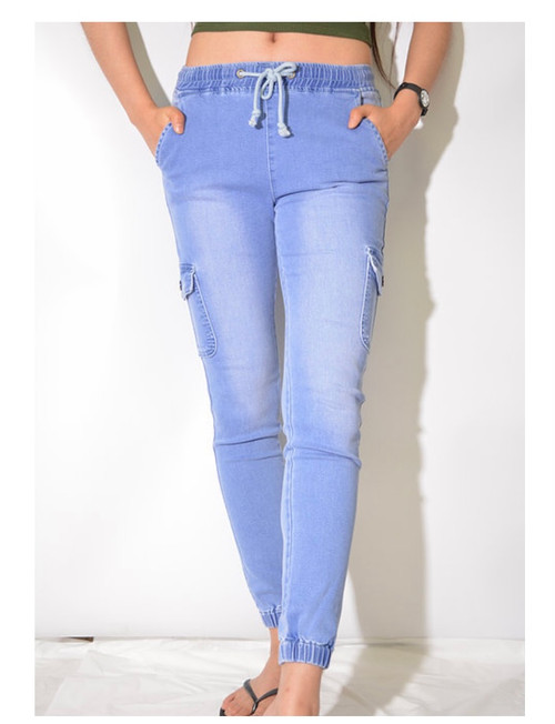 Who doesn't love comfort and style all in one?! Our Jodie Cargo Joggers are a staple item for EVERY wardrobe!

These joggers feature:

Mid rise
Elastic waist and drawstring 
Elastic ankle cuffs
Two front pockets and usable cargo pocket on each side
Decorative non-functional back pockets
Fitted with some stretch
Colour: Mid Blue

Fabric: 89% Cotton, 9% Polyester, 2% Elastane.

Size Guide: Standard size or one size down is recommended.

Model 2 is normally a size 16 in bottoms and wearing a size 16.
Suburban Closet