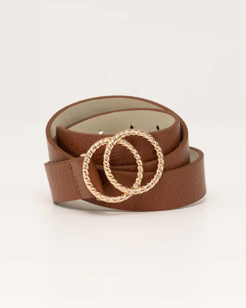 Our Cora belt would make the perfect addition to any wardrobe. Pair with your fave denim for a casual look or with some black slacks for a dressy look.

This belt features:

Aluminium alloy double ring gold buckle 
No stretch
Colour: Beige

Fabric: PU leather

Size: One Size Fits All 

Measurements: Length - 98cm; Width - 2.8cm