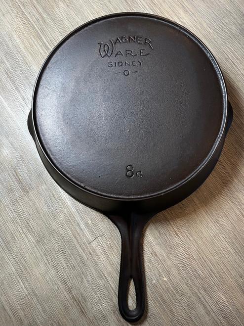 #8 Wagner skillet w/ heat ring (SOLD)
