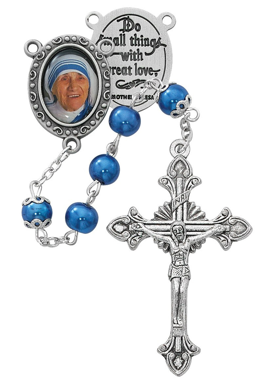 mother teresa praying rosary