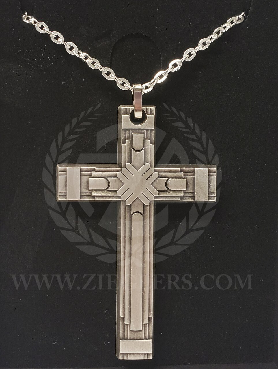 Silver pectoral store cross and chain