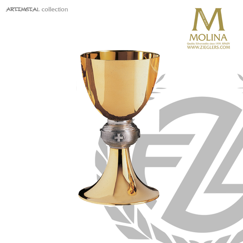 15 ounce chalice with style stands 7 and 1 half inches high comes with paten made in Spain by Molina AS5175cp 15 ounce chalice with style stands 7 and 1 half inches high comes with paten made in Spain by Molina AS5175cp