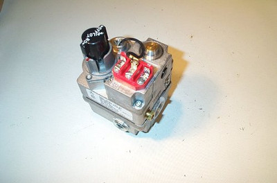 WHITE-RODGERS 36C03U-433  VALVE GAS 3/4" X 1/2" 750 MV.