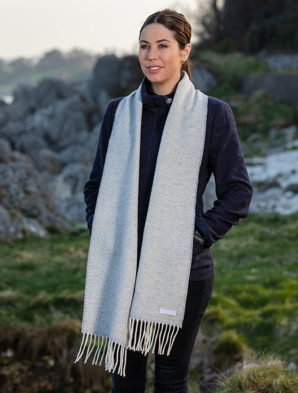 Wool and cashmere scarf