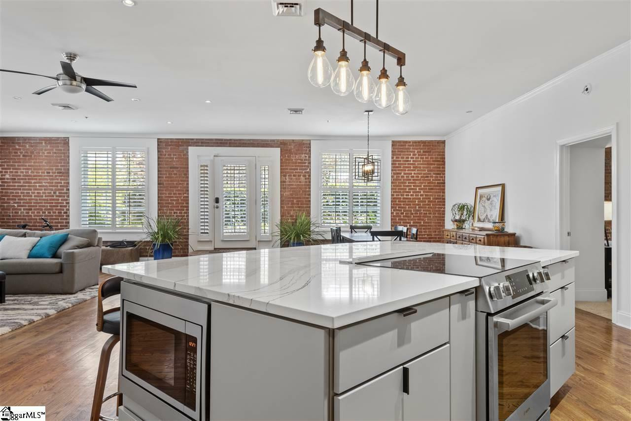 Snyder Kitchen - KraftMaid