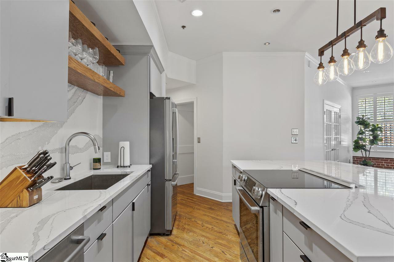 Snyder Kitchen - KraftMaid
