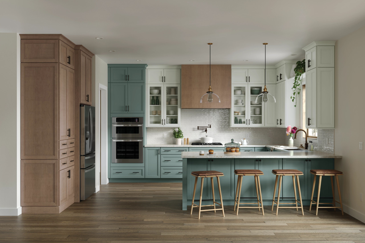 Breezy & Bright – Cottage Inspired Kitchen | KraftMaid