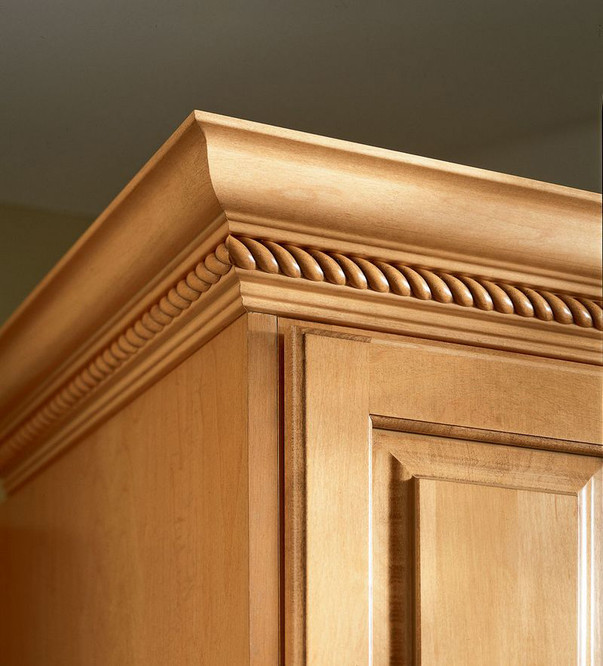 Classic Crown Molding with Rope Insert - KraftMaid
