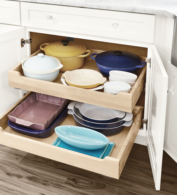 Deluxe Dovetailed Roll-Out Trays - KraftMaid