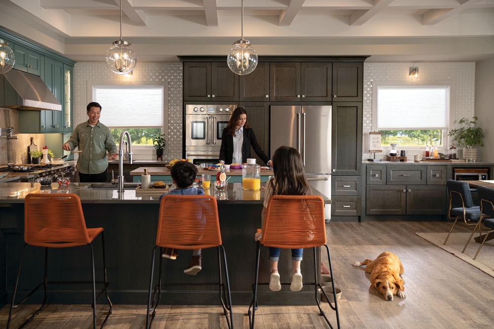 KraftMaid family kitchen design with U- shaped kitchen with peninsula seating