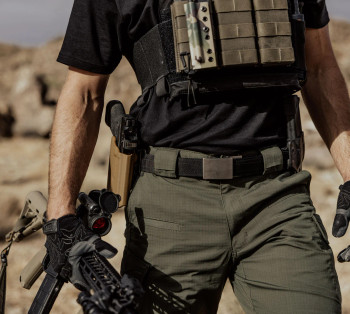 Kore Essentials X2 EDC Gun Belt worn during range training — rugged 1.5″ belt with concealed carry support and zero sag. Kore Essentials X2 EDC Gun Belt worn during range training — rugged 1.5″ belt with concealed carry support and zero sag.