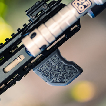 Die Free Co Tiger Claw Rifle Foregrip