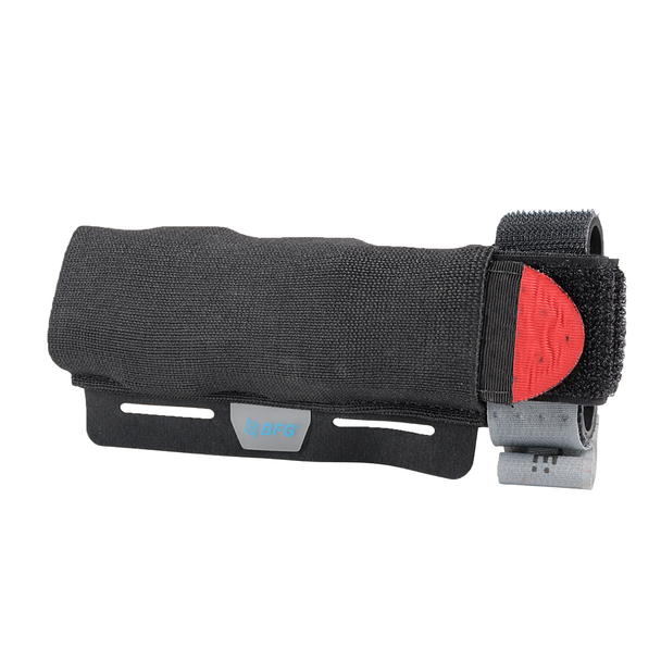 Low-profile MOLLE tourniquet holder for securing CAT or SOF-T tourniquet under pouch