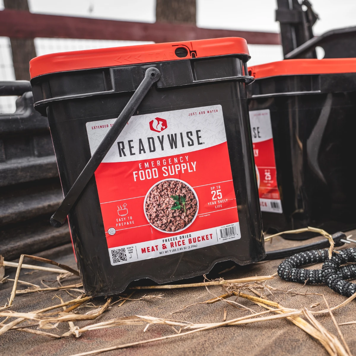 Freeze-dried meat and rice bucket