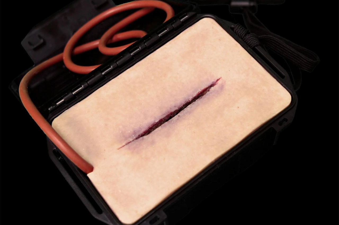 Wound simulation packing