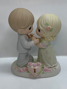 1st ANNIVERSARY COUPLE