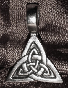 Celtic Triquetra NECKLACE