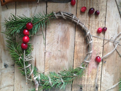 ​On the 3rd day of Yule....Make a wreath! Make a NATURAL wreath! 
