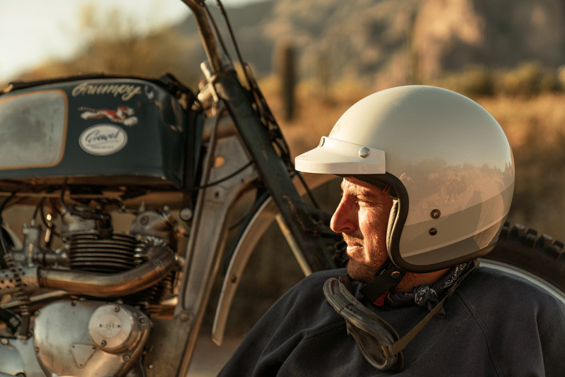 bell custom 500 rt helmet (Six Day SMQ Blue/White) Durian Bikers Its available in a gloss black/bronze color and is suitable for both men and women. Bell Custom 500 Rally Helmet