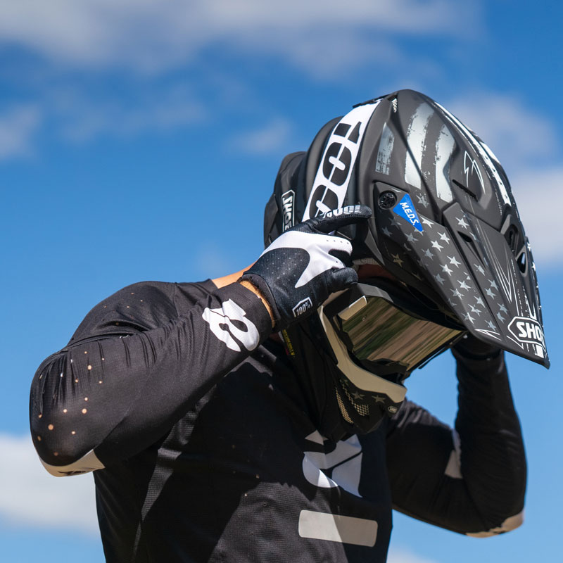 evo motorcycle helmet Scorpion EXO-ST1400 Carbon Hex Matte Grey / 2XL Enjoy the woods or the track in this model Shoei VFX-EVO Faithful 2 Helmet