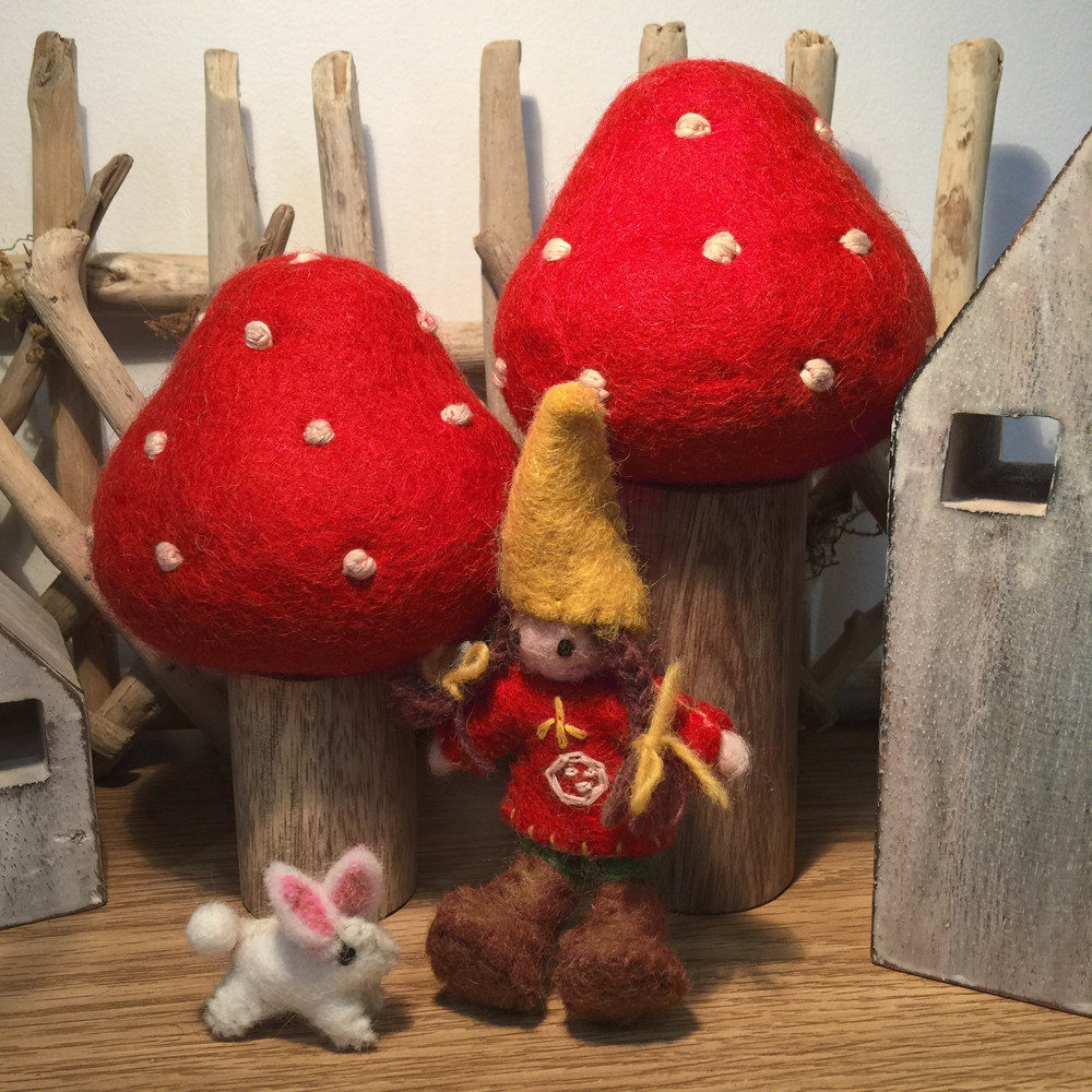 toadstool 2 piece set papoose toys shop inside