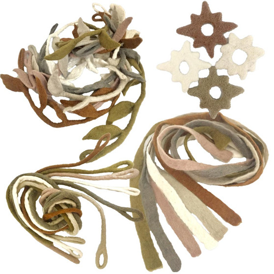 Weaving Forest Winter Accessories 42 Piece Set by Papoose Toys