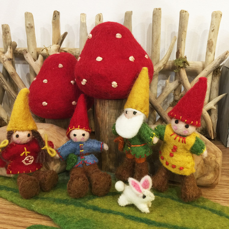 Gnome Family by Papoose Toys