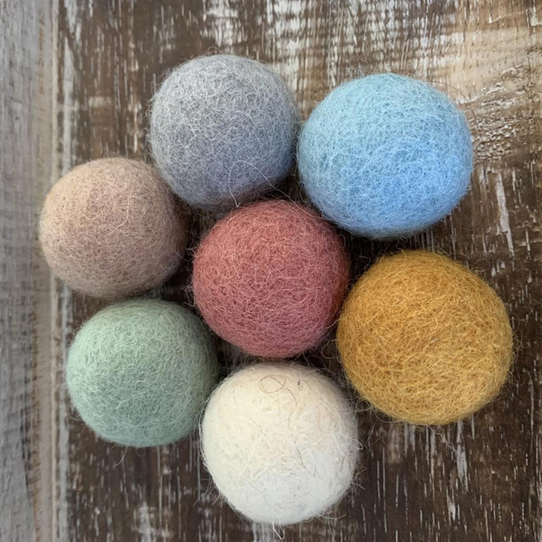 Earth 3.5cm Felt Balls