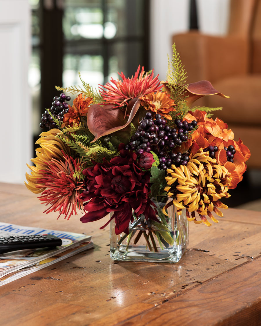 Creations フラワー柄ムームー Sサイズ Spider Mum & Blackberries Silk Flower Centerpiece