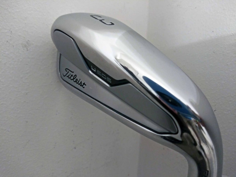 Titleist U505 20* 3 Utility Iron (Graphite Design Tour AD-IZ 95, Stiff) 2023
