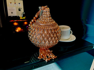 Golden Globe WristBag2