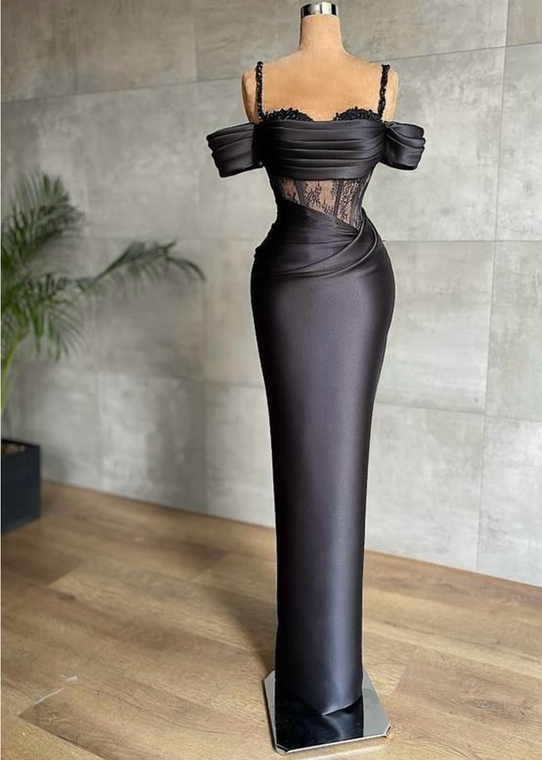 STUNNING Tabja midnight black evening gown embroidered with beaded Chantilly lace