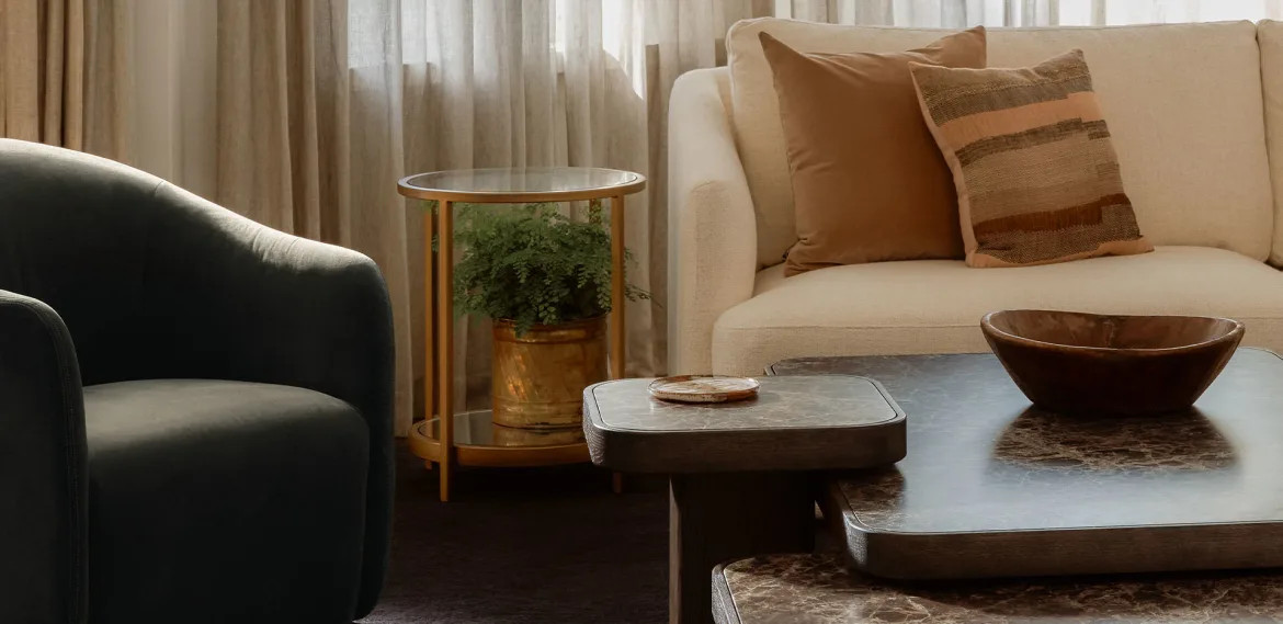 Plaza Swivel Chair