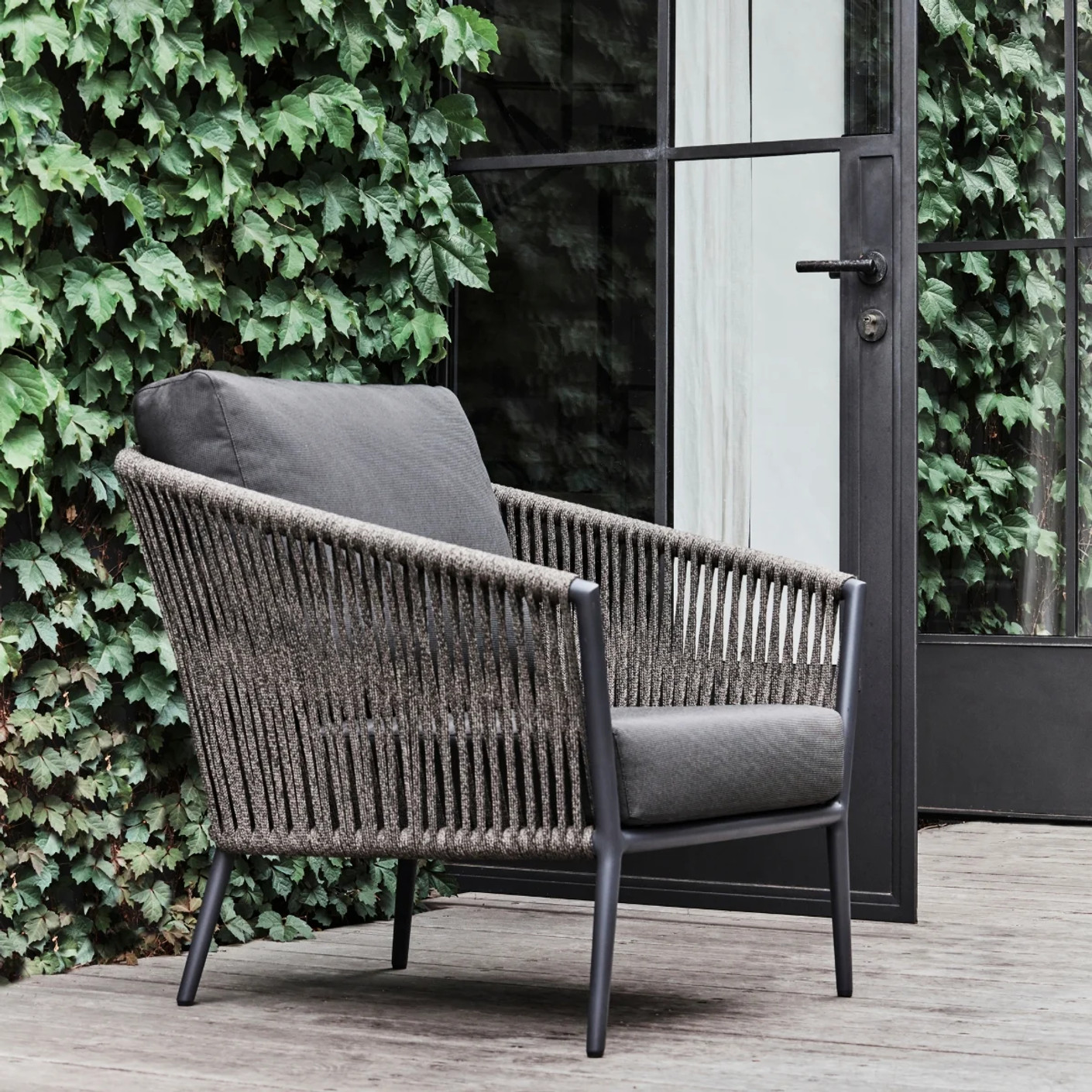 CR11-H851-0019353|Sunbrella Maui Chalk|CocoHeroImage