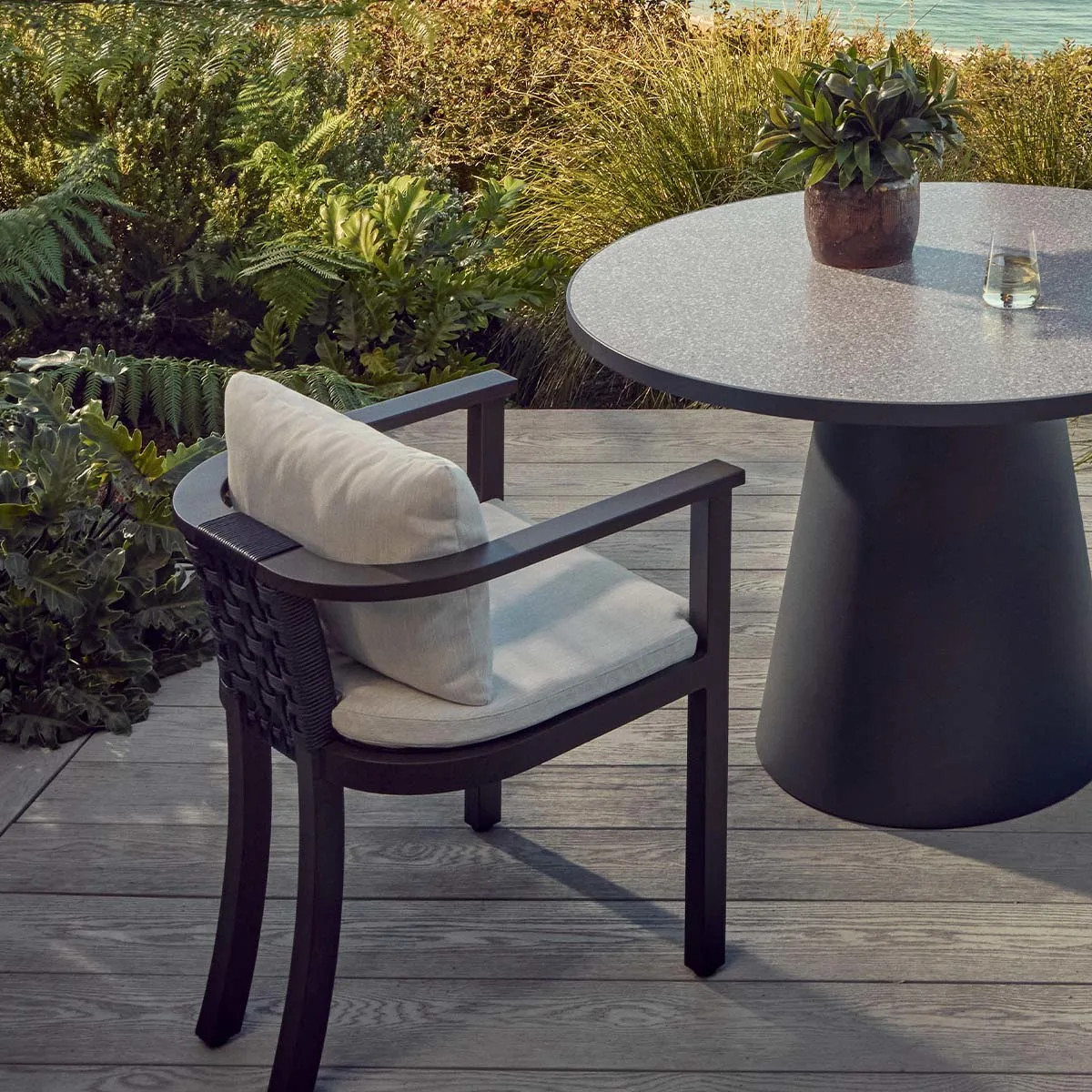 CR11-H851-0019597|Sunbrella Maui Chalk|CocoHeroImage