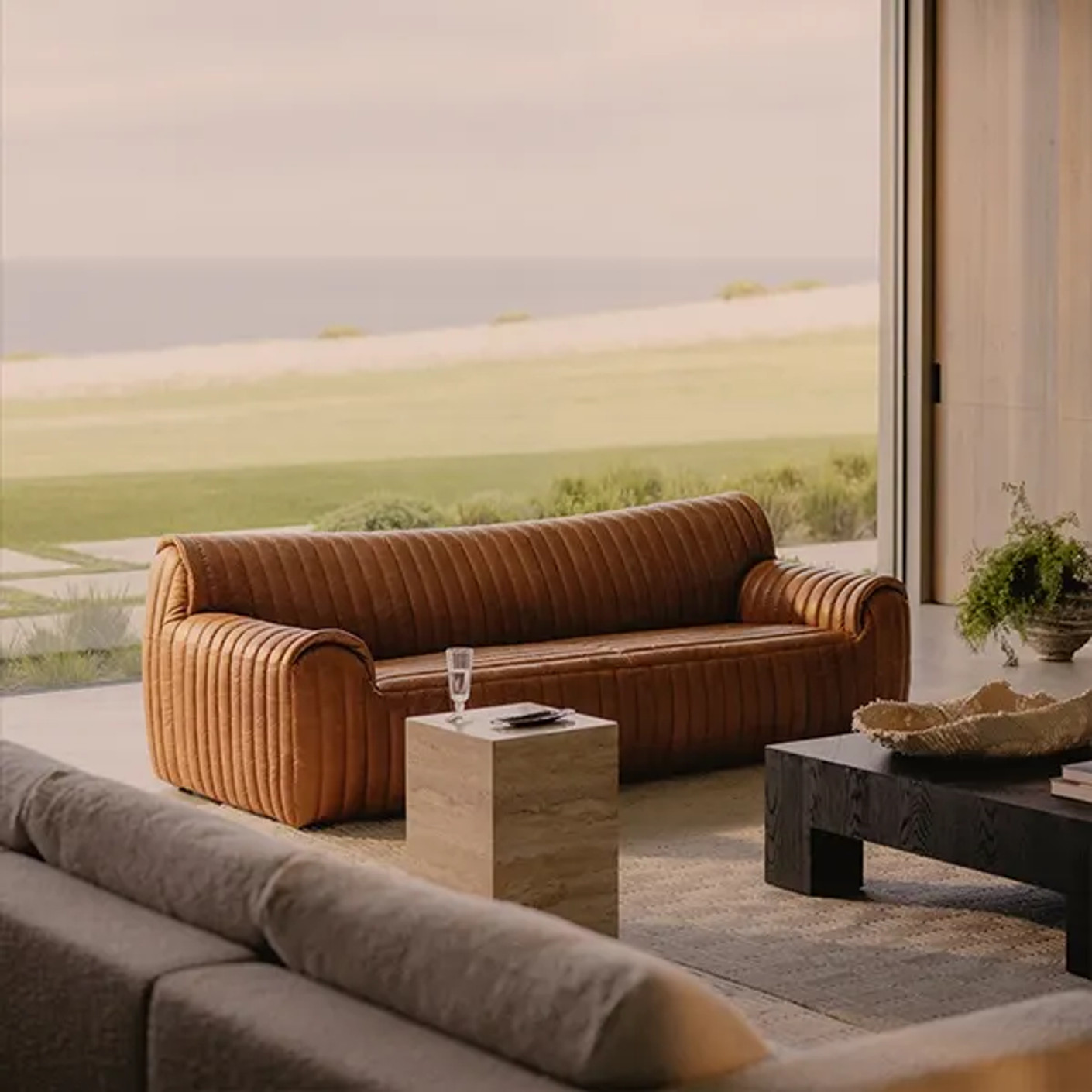 424106|Tan Leather|CocoHeroImage