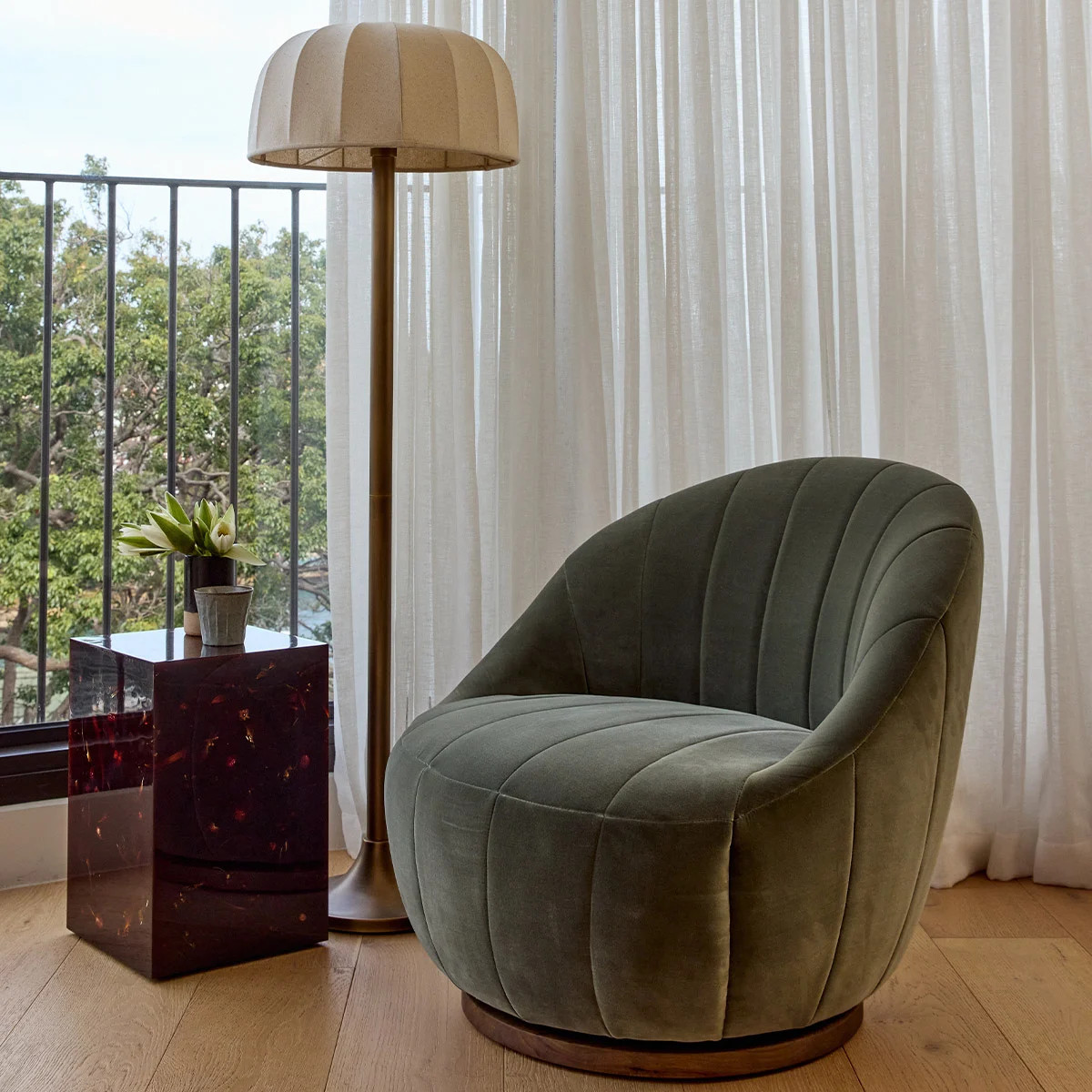 632864||CocoHeroImage