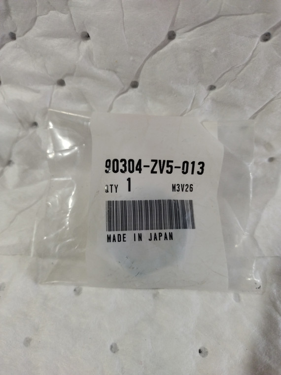 90304-ZV5-013 NUT (7/8-14UNF)