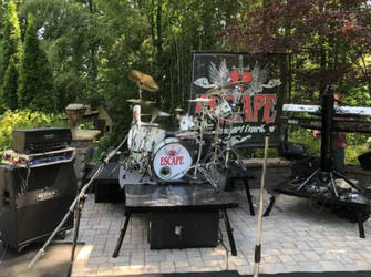 Flexible Stage Configurations Spark Event Creativity