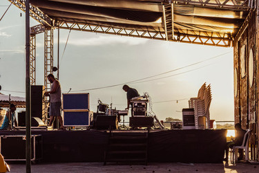 How to Set Up a Stage for an Outdoor Concert: The Complete Planning Guide