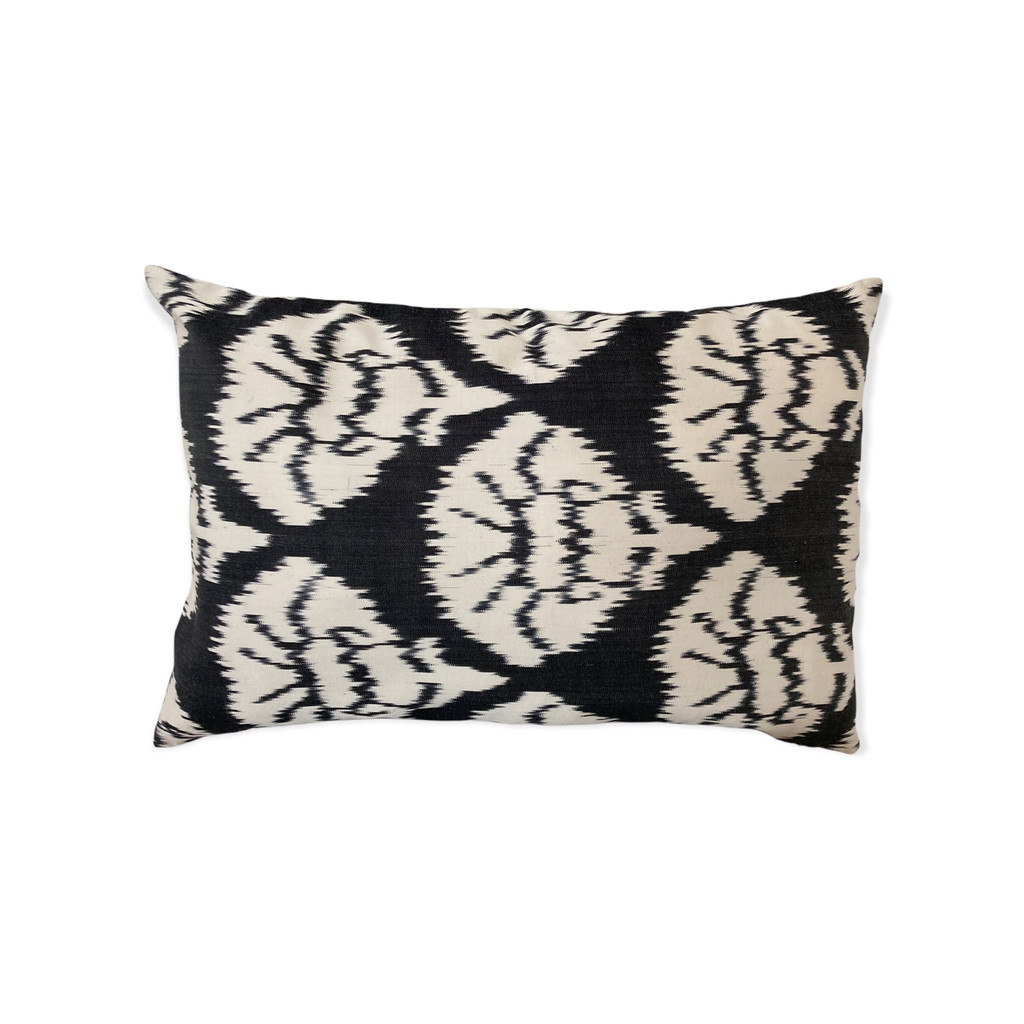 Pillow Ikat Black Carnation