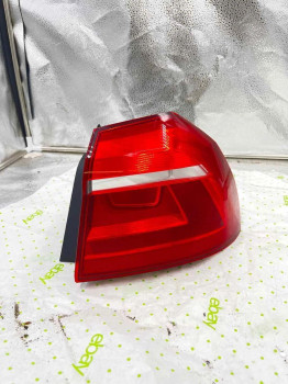 16 17 18 19 VW PASSAT Tail Light Assembly Right passenger side
