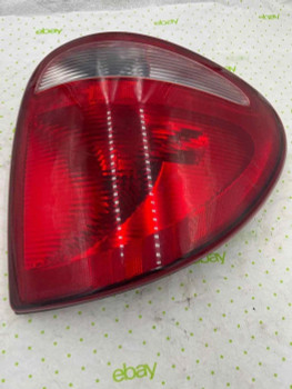 04 05 06 07 CHRYSLER TOWN CNTRY Tail Light Assembly Right passenger side