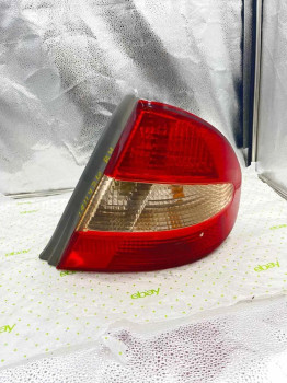 01 02 03 TOYOTA PRIUS Tail Light Assembly Right passenger side